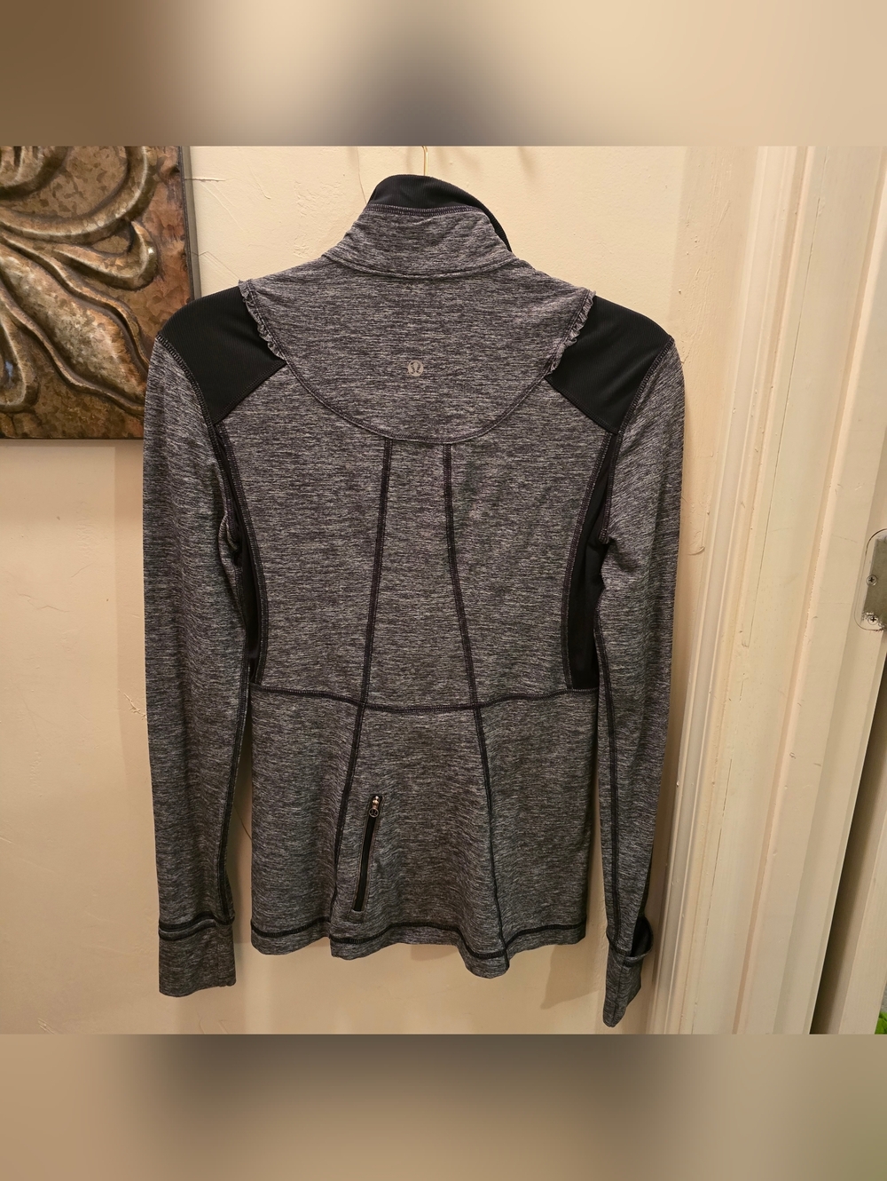 Lululemon Athletica Gray and Black Long Sleeve Half-Zip Pullover 6 - Picture 6 of 9